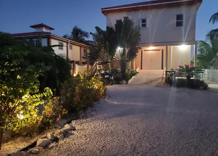 La Perla Azul House With Pool * San Pedro (Ambergris Caye)